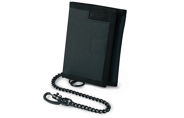 Mejores carteras con cadena hombre 17 Cartera-antirrobo-Pacsafe